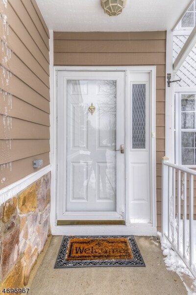 Building Photo - 72 Knoll Ct