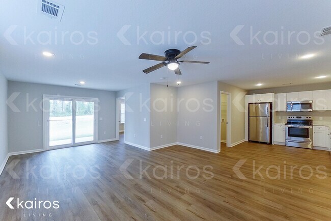Building Photo - 19 Bungalow Cir.