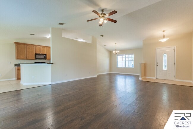 Building Photo - 26 Round Table Ln