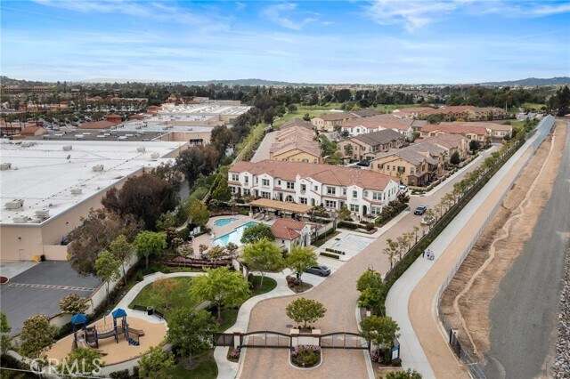 Foto del edificio - 2432 Sanabria Ln