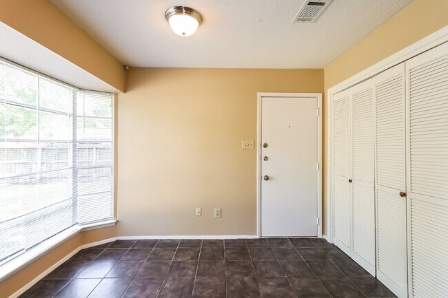 Foto del edificio - 13427 Boonway Dr