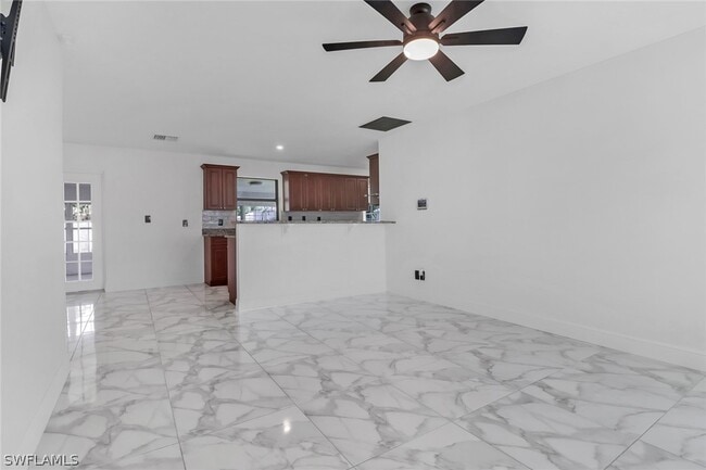 Building Photo - 18659 Sarasota Rd