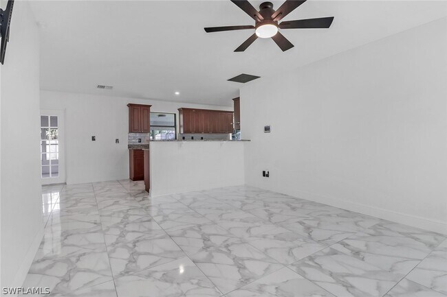 Foto del edificio - 18659 Sarasota Rd