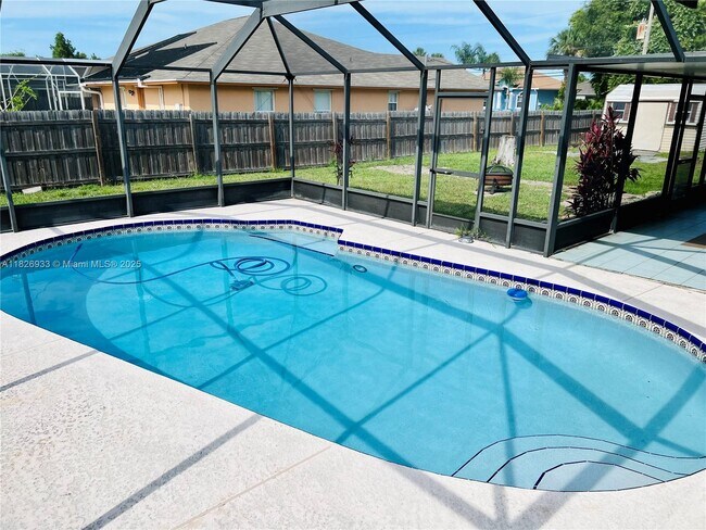 Foto del edificio - 1573 SW Lexington Dr