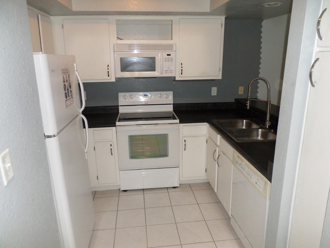 Foto del edificio - 14002 N 49th Ave