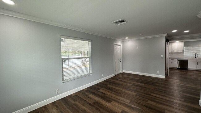 Foto del edificio - 119 SW 8th Ave