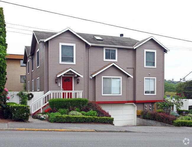 Foto principal - 222 Dayton St