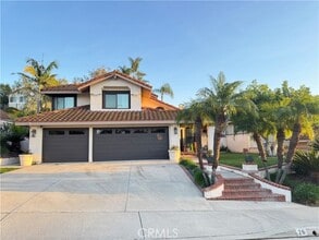 Building Photo - 26 Santa Catrina