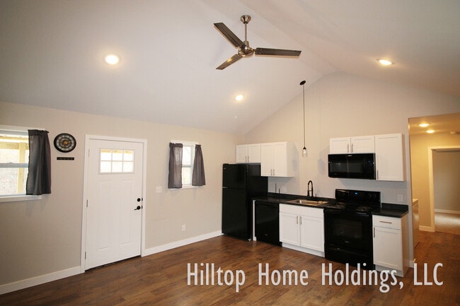 Building Photo - 62 Hilltop Rd