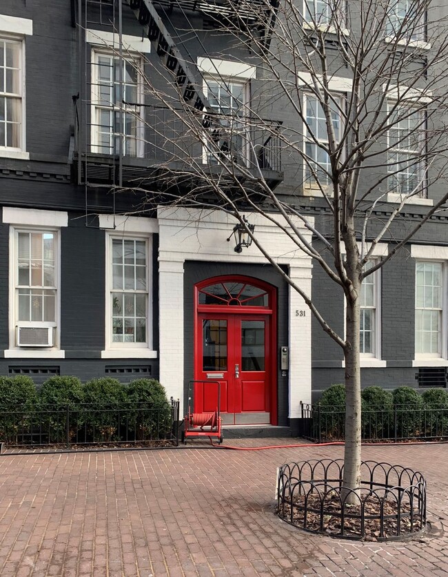 Foto del edificio - 531 E 72nd St