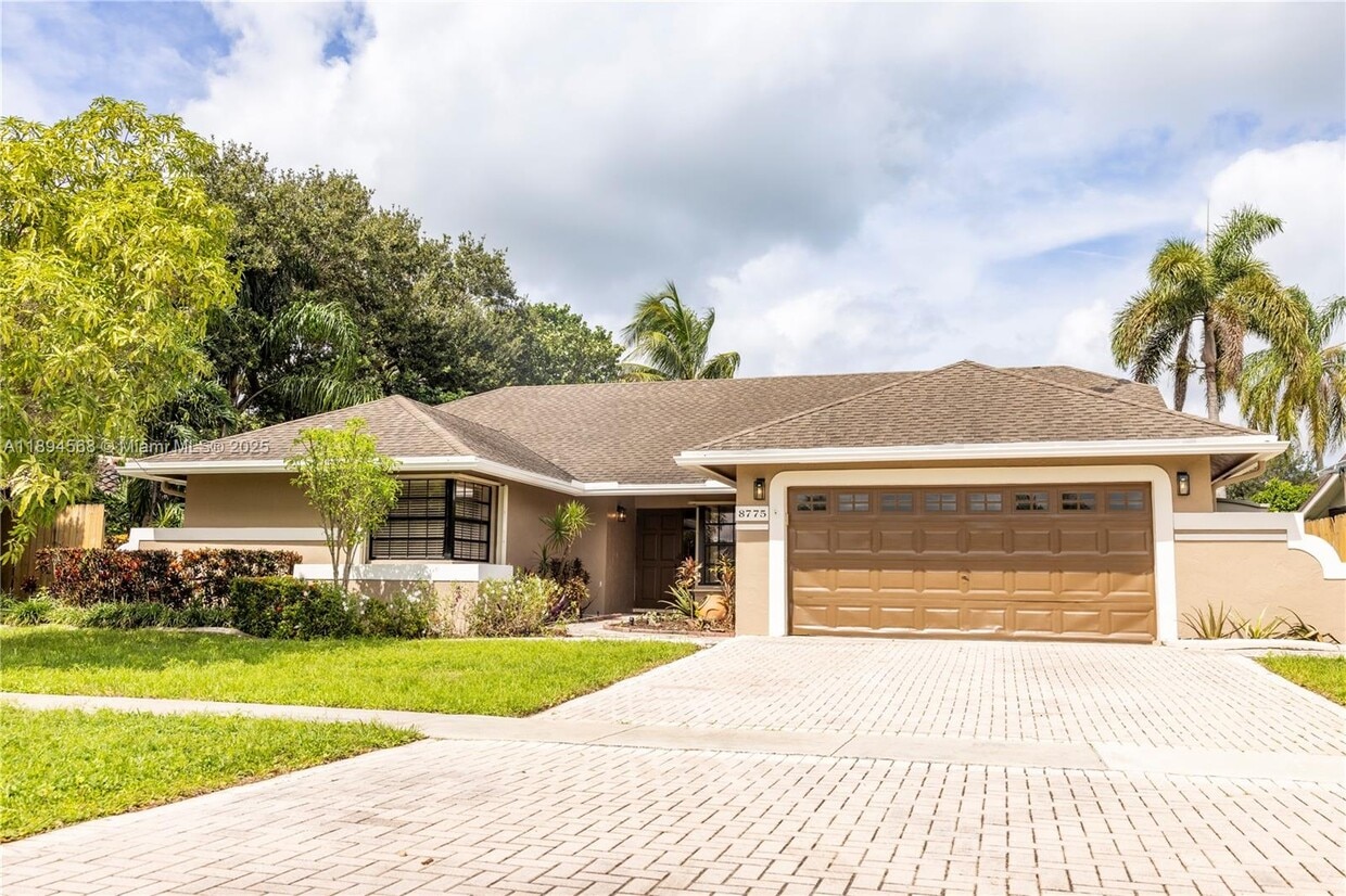 Foto principal - 8775 SW 57th St