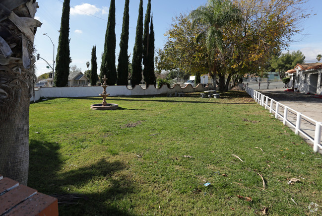 Building Photo - The Cajon Palms