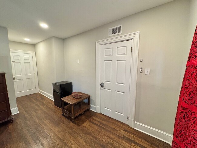 Building Photo - 237 Brevard St