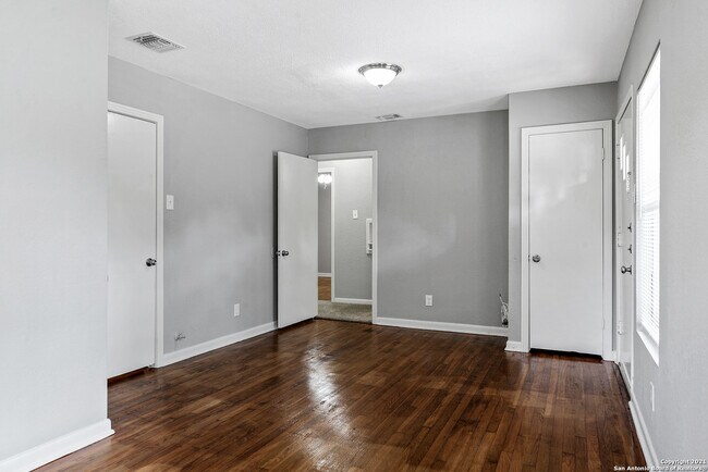 Foto del edificio - 307 San Angelo Blvd