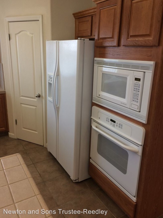 Foto del edificio - 162 E Shimizu Ave