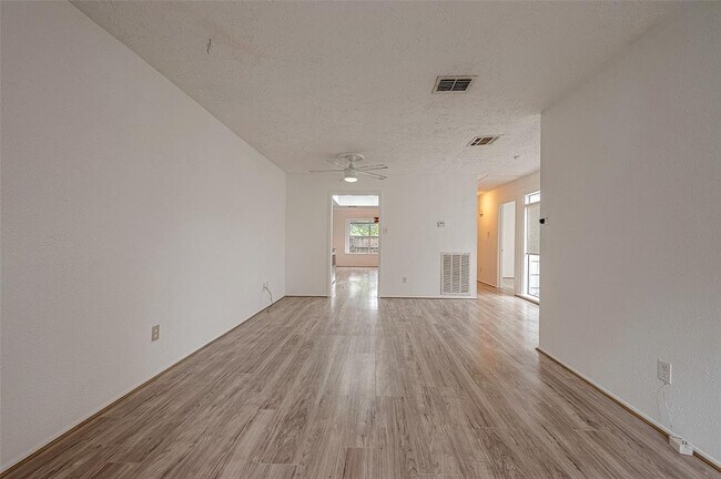 Building Photo - 6533 S Briar Bayou Dr
