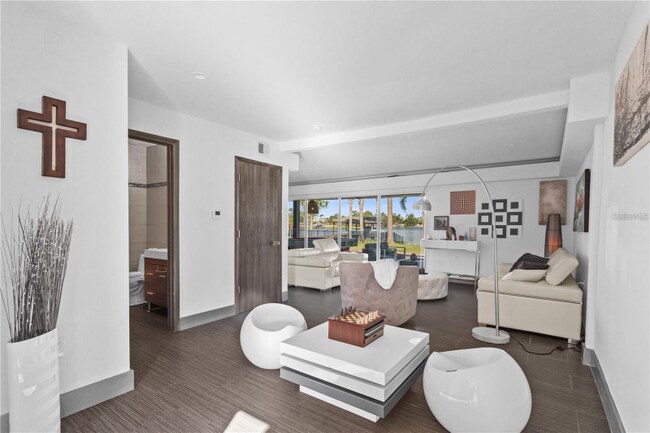 Foto del edificio - 11734 Lake Willis Dr