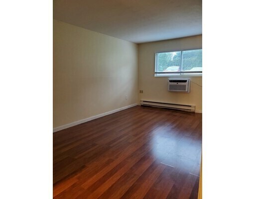 Building Photo - 5 Turnpike Rd