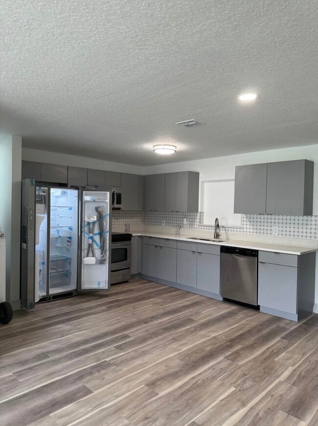 Building Photo - 7607 High Meadow Cir