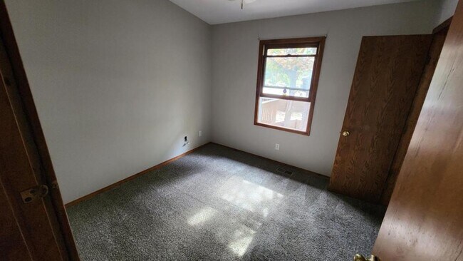 Foto del edificio - 1811 Miller Dr