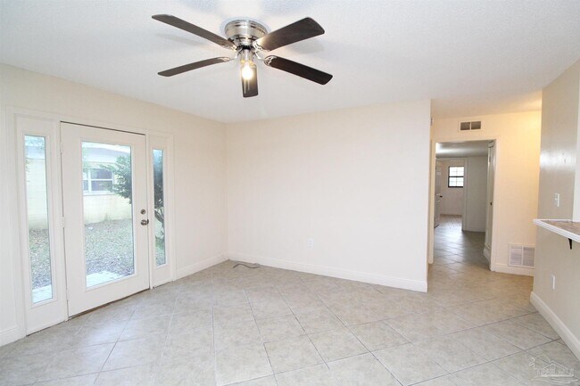 Building Photo - 111 St Regis Dr