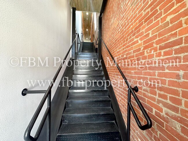 Building Photo - Ennis 111 (Lofts) / 3SM Group - mf