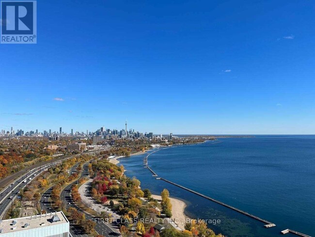 Photo du bâtiment - 1926-1926 Lake Shore Blvd W