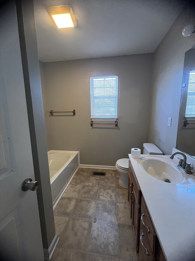 Foto del edificio - 1714 Dublin Ct