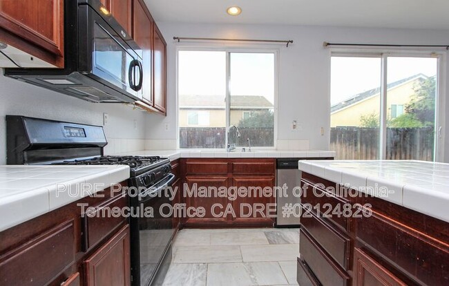 Foto del edificio - 38939 Autumn Woods Rd