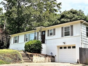 Building Photo - 3360 Mountainside Rd