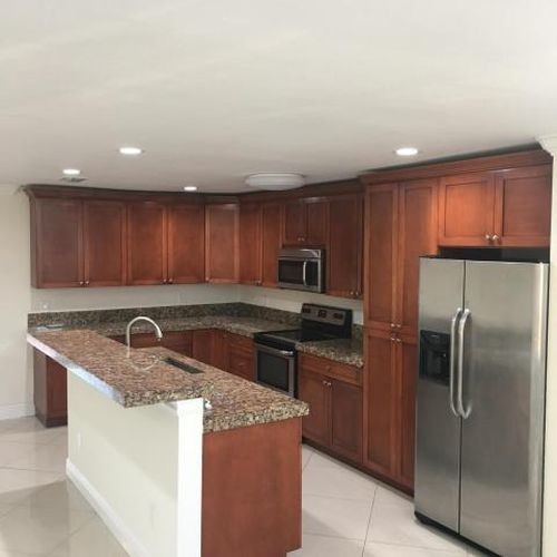 Building Photo - 881 Camellia Dr