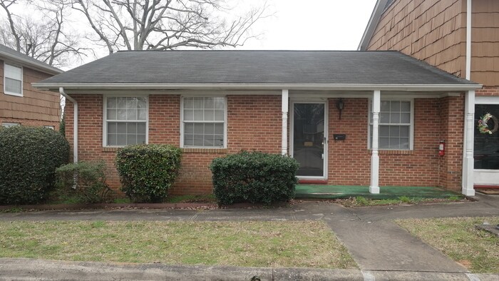Primary Photo - 505 W Warren St