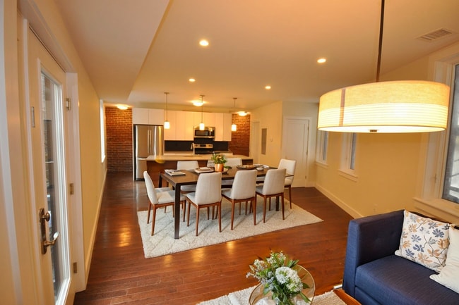 Building Photo - 20 Sussex St