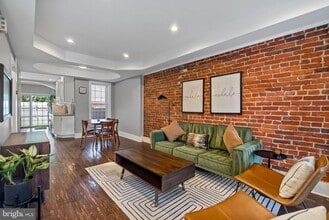 Building Photo - 1182 Morse St NE