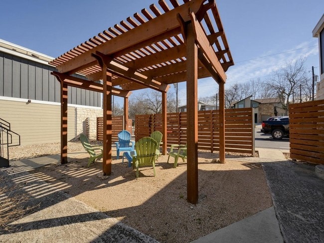 Building Photo - 2512 Durwood St