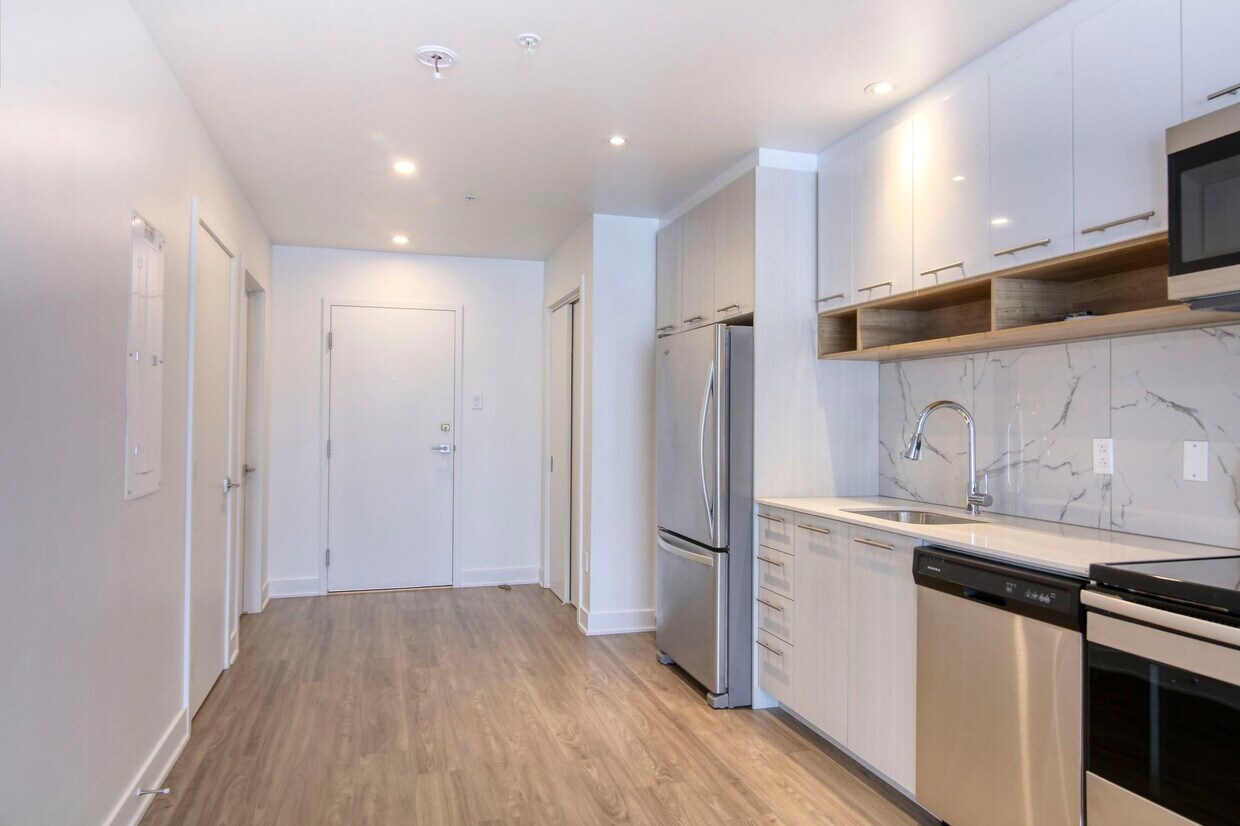 Primary Photo - 9675 Av. Papineau