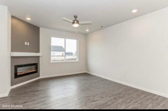 Foto del edificio - 2242 Denison Ave