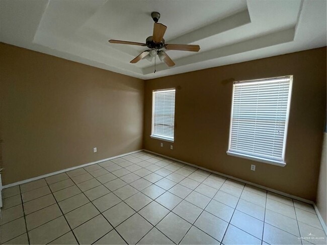 Building Photo - 12 South Dr