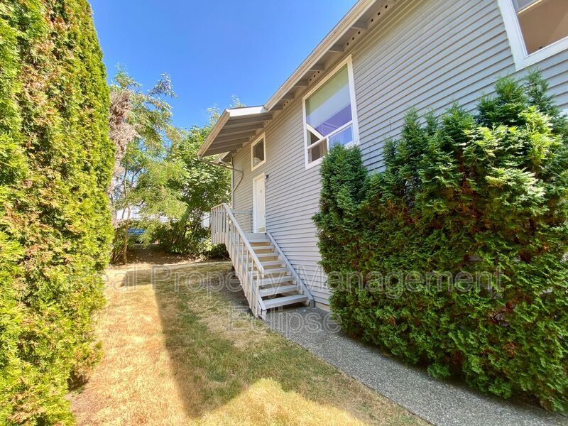Foto principal - 910 6th St South