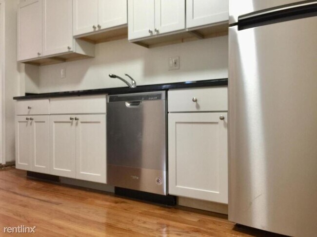 Foto del edificio - 4 br, 2 bath House - 19 strathmore rd