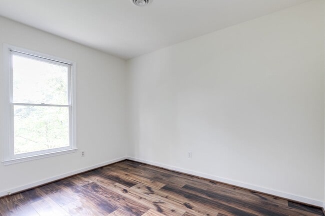 Foto del edificio - Beautiful 3 bedroom 2.5 bath in Woodlake