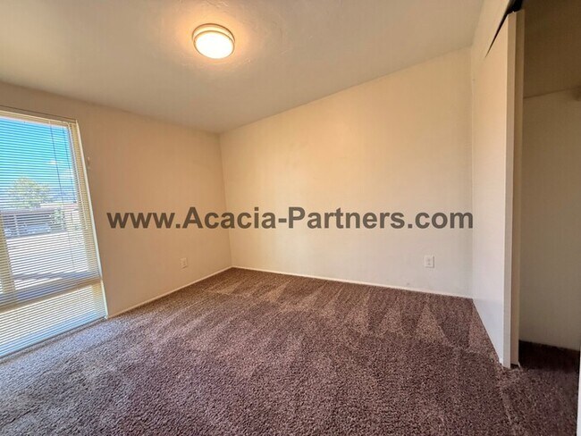 Foto del edificio - Eastside Three Bedroom Home
