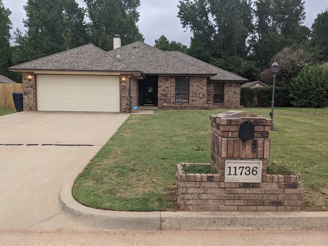 11736 Hollyrock Dr, Yukon, OK 73099 House Rental in Yukon, OK