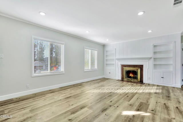 Foto del edificio - 827 Parkman Dr