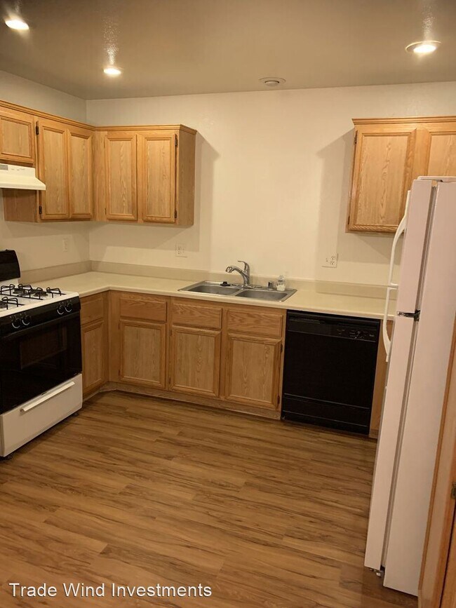 Building Photo - 3 br, 2.5 bath House - 2073 CARY GRANT COURT
