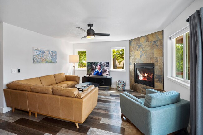 Building Photo - 56 Cedar Pointe Lp