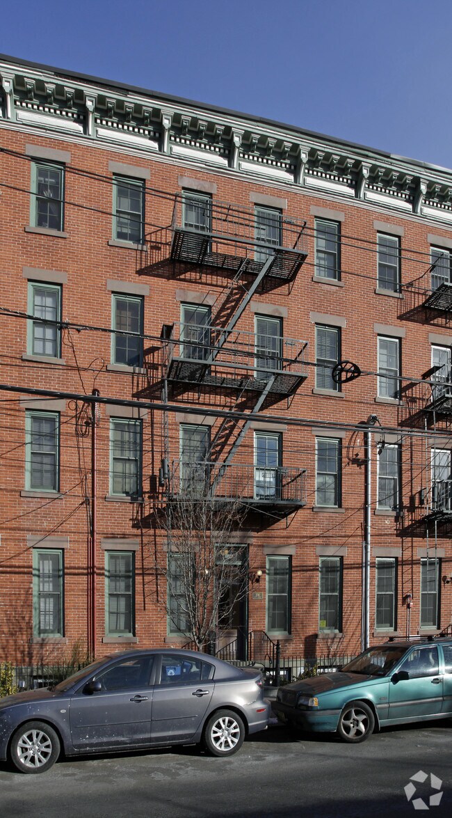 Primary Photo - 204 6th St