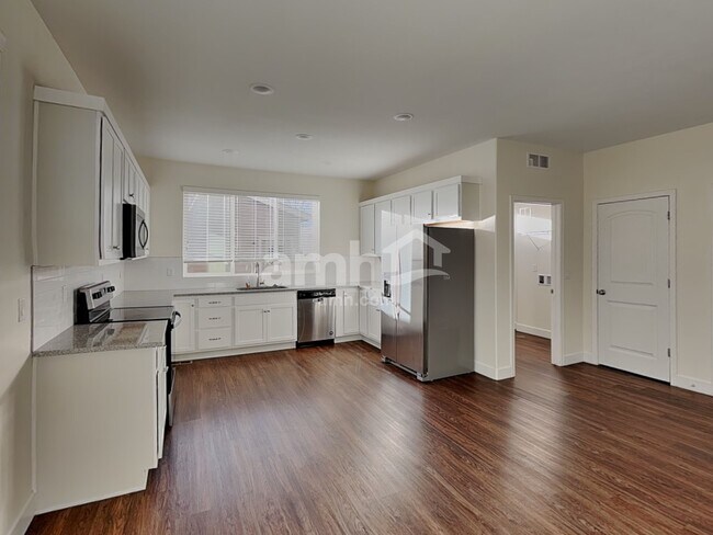 Foto del edificio - 4303 Crestone Peak St