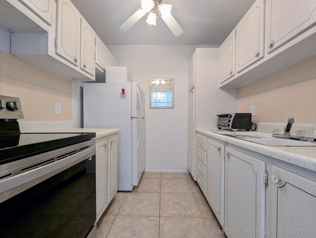Building Photo - 131 Doolen Ct