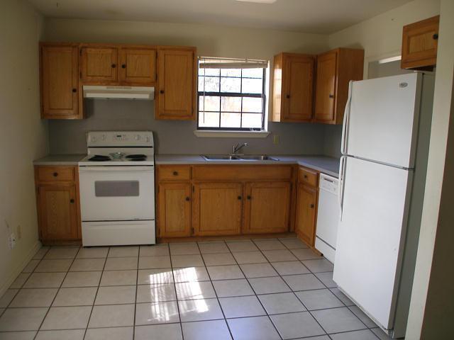 Foto del edificio - 15506 Enid Dr